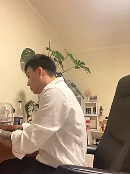 latava online show from October 15, 2025, 3:53 pm