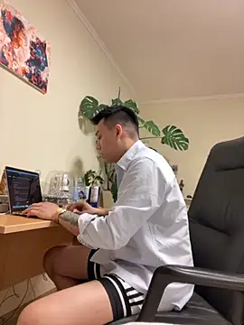 latava online show from November 14, 2025, 3:48 pm