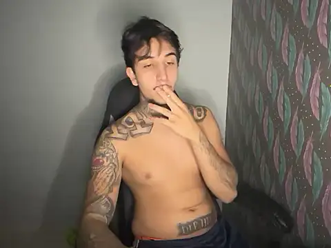 RealGdiass online show from April 28, 2026, 11:31 pm