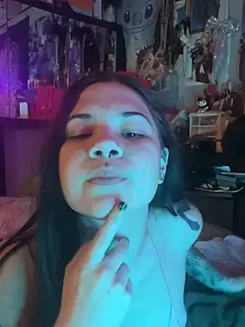 Snapshot of Jynx420friendly chatting on June 13, 2026, 4:05 pm Jynx420friendly online show from June 13, 2026, 4:05 pm