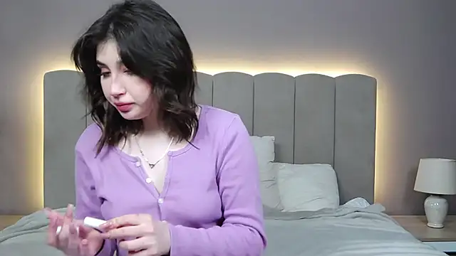 Snapshot of DianaMello chatting on October 22, 2025, 4:01 am DianaMello online show from October 22, 2025, 4:01 am