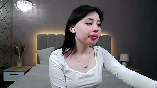 Snapshot of DianaMello chatting on November 23, 2025, 6:34 am DianaMello online show from November 23, 2025, 6:34 am