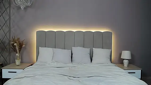 Snapshot of DianaMello chatting on November 15, 2025, 4:27 am DianaMello online show from November 15, 2025, 4:27 am