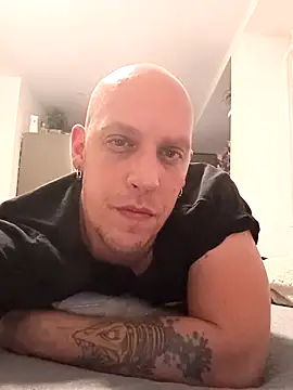 Kobradera1984 online show from October 17, 2025, 3:58 pm