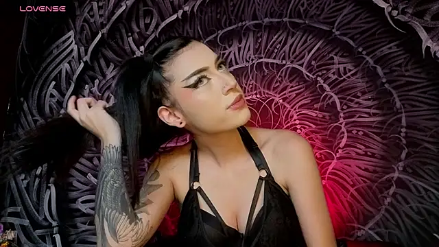 dahlia darkwood online show from March 31, 2026, 3:41 am