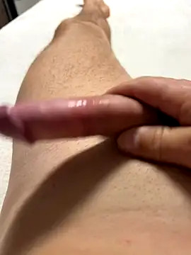 Snapshot of GiNo_93 chatting on October 23, 2025, 6:45 am GiNo 93 online show from October 23, 2025, 6:45 am