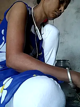 Hotty-romi3 online show from November 25, 2025, 8:14 am