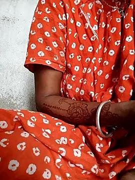 Hotty-romi3 online show from October 29, 2025, 3:38 am