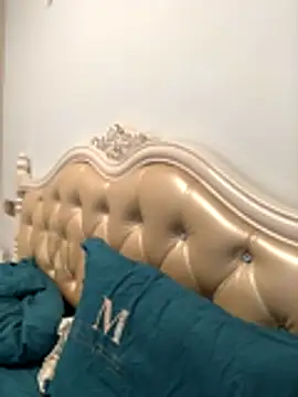 Mile-m online show from November 3, 2025, 2:06 am