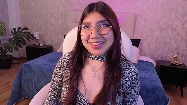 zoe capeli online show from October 21, 2025, 4:12 am