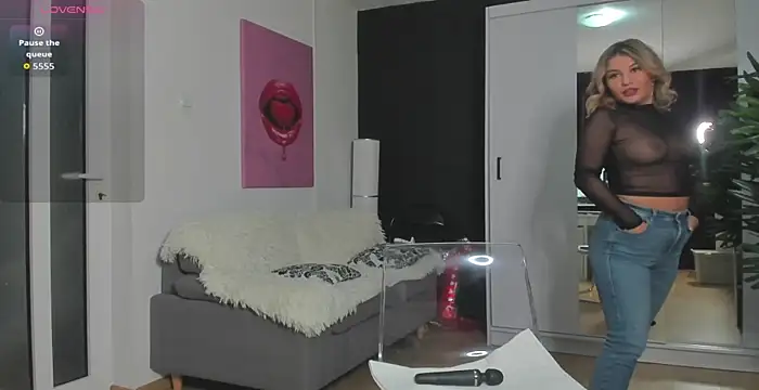 ari lovee online show from October 21, 2025, 3:50 am