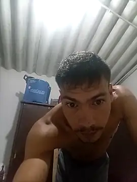 Snapshot of alexander0153 chatting on December 17, 2025, 10:04 pm alexander0153 online show from December 17, 2025, 10:04 pm