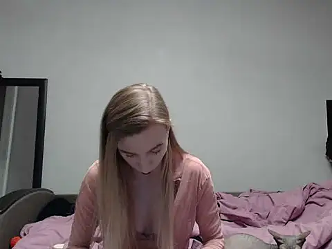 Snapshot of sophieryder chatting on November 23, 2025, 8:13 am sophieryder online show from November 23, 2025, 8:13 am