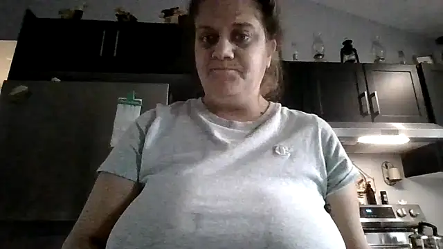 Snapshot of october1992xx chatting on October 28, 2025, 12:59 pm october1992xx online show from October 28, 2025, 12:59 pm