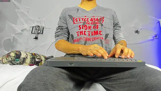 Snapshot of 2_fire chatting on October 24, 2025, 8:41 pm 2 fire online show from October 24, 2025, 8:41 pm