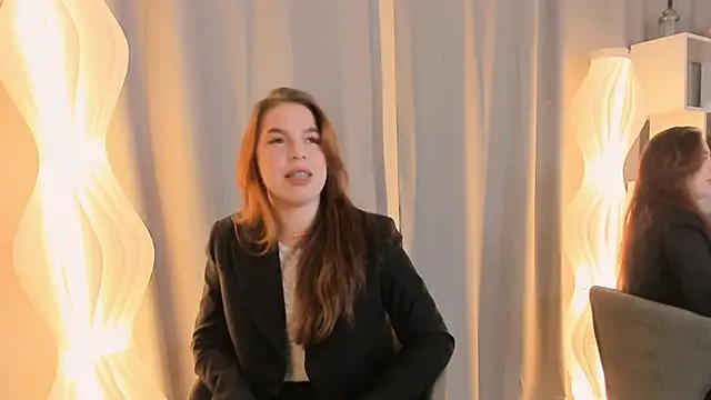 ToniaRoehr online show from October 4, 2025, 7:54 am