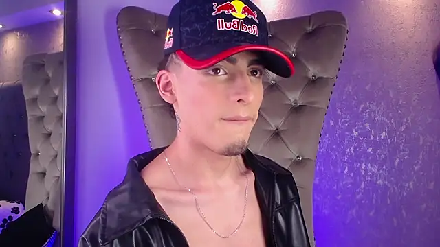 MateoMitchell online show from March 25, 2026, 4:56 am