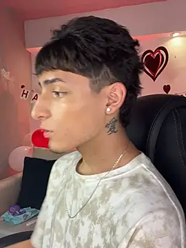 Snapshot of MateoMitchell chatting on February 20, 2026, 4:20 am MateoMitchell online show from February 20, 2026, 4:20 am