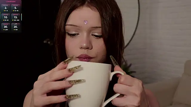 Sarah babyyy online show from November 21, 2025, 6:12 am