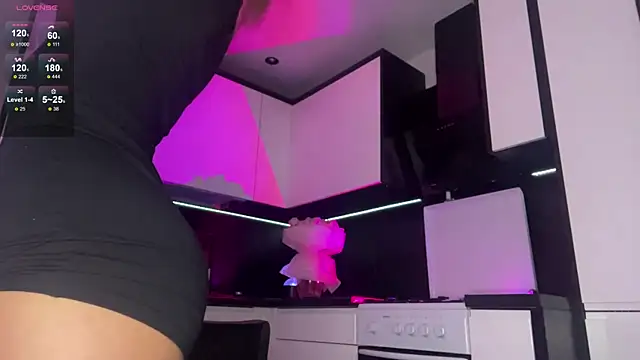 Selene Vellour online show from February 25, 2026, 3:18 am