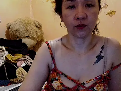 KissHott online show from October 25, 2025, 2:17 pm