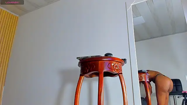 Snapshot of bella_tinkerbell_bahamas chatting on November 28, 2025, 8:20 pm bella tinkerbell bahamas online show from November 28, 2025, 8:20 pm