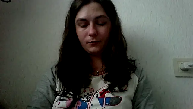 Snapshot of Twolatte1520 chatting on June 3, 2026, 10:27 am Twolatte1520 online show from June 3, 2026, 10:27 am