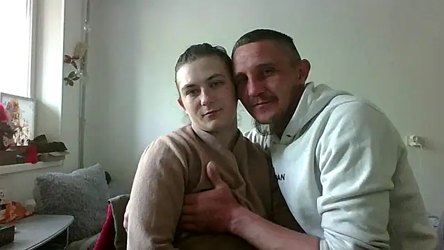 Twolatte1520 online show from April 28, 2026, 9:35 am