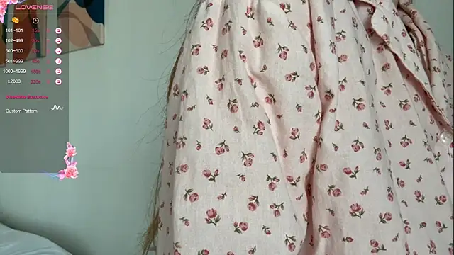 Snapshot of GilySuper chatting on November 30, 2025, 9:32 am GilySuper online show from November 30, 2025, 9:32 am