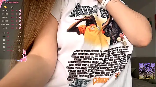 Snapshot of GilySuper chatting on November 25, 2025, 8:03 am GilySuper online show from November 25, 2025, 8:03 am