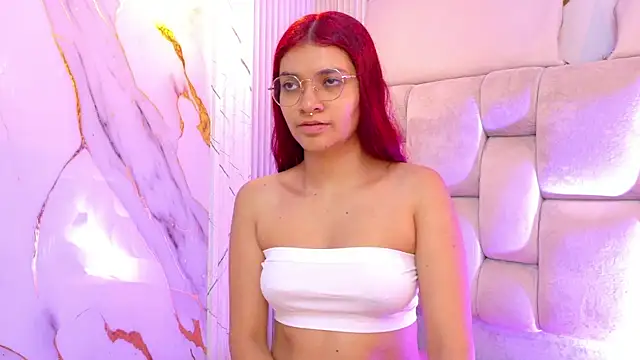 KiraRuby online show from December 1, 2025, 2:07 pm