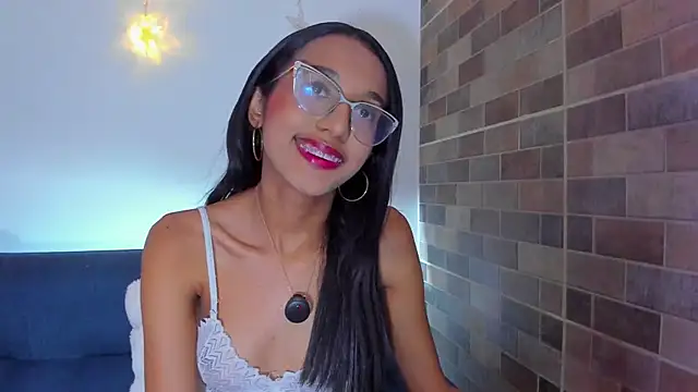 Snapshot of luna_valen chatting on December 22, 2025, 9:26 pm luna valen online show from December 22, 2025, 9:26 pm