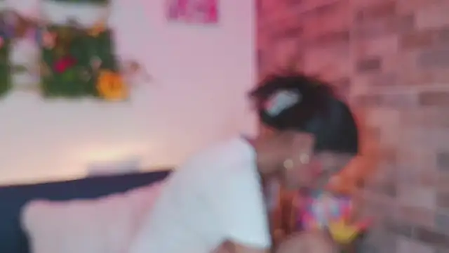 luna valen online show from March 12, 2026, 4:18 am