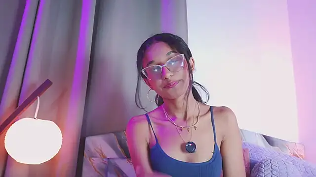 Snapshot of luna_valen chatting on October 27, 2025, 12:50 pm luna valen online show from October 27, 2025, 12:50 pm