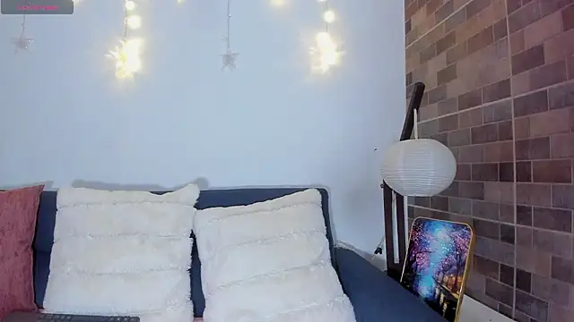 Snapshot of luna_valen chatting on February 3, 2026, 9:09 pm luna valen online show from February 3, 2026, 9:09 pm