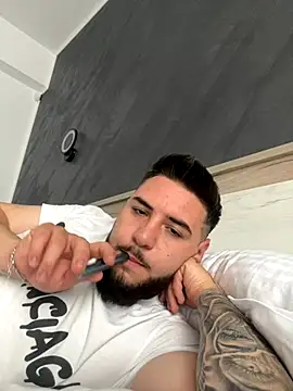 MilanYaman online show from October 6, 2025, 10:49 am