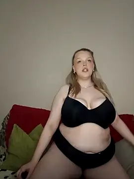 Snapshot of AuroraMaexox chatting on October 16, 2025, 8:17 pm AuroraMaexox online show from October 16, 2025, 8:17 pm