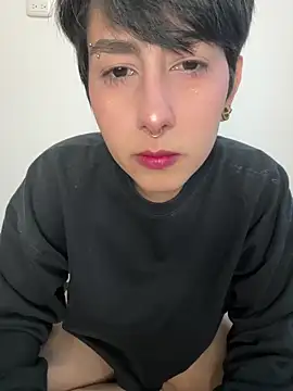 Snapshot of DaisyEmily chatting on November 8, 2025, 10:46 pm DaisyEmily online show from November 8, 2025, 10:46 pm