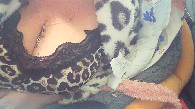 Playful MILF Demi online show from January 8, 2026, 8:37 pm