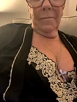 Snapshot of Playful_MILF_Demi chatting on June 12, 2026, 9:56 pm Playful MILF Demi online show from June 12, 2026, 9:56 pm
