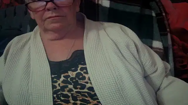Snapshot of Playful_MILF_Demi chatting on June 16, 2026, 9:26 pm Playful MILF Demi online show from June 16, 2026, 9:26 pm