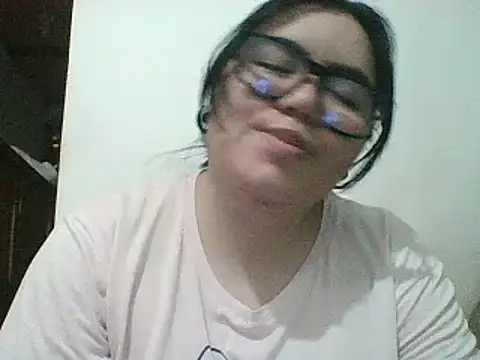 Snapshot of RubyRouge_2 chatting on October 29, 2025, 11:36 pm RubyRouge 2 online show from October 29, 2025, 11:36 pm