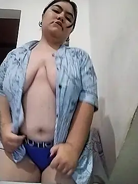 Snapshot of RubyRouge_2 chatting on October 6, 2025, 10:32 pm RubyRouge 2 online show from October 6, 2025, 10:32 pm