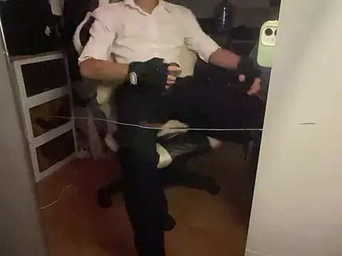 Snapshot of Wuza-H chatting on November 16, 2025, 4:23 pm Wuza-H online show from November 16, 2025, 4:23 pm