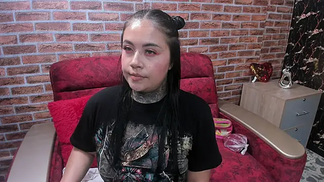 ADAIRA CALLIE online show from October 21, 2025, 11:09 am