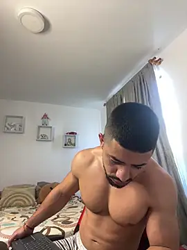 Snapshot of Ezzio_Scolaro chatting on December 14, 2025, 1:06 pm Ezzio Scolaro online show from December 14, 2025, 1:06 pm