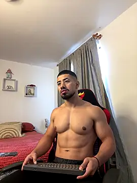 Snapshot of Ezzio_Scolaro chatting on December 3, 2025, 12:26 pm Ezzio Scolaro online show from December 3, 2025, 12:26 pm