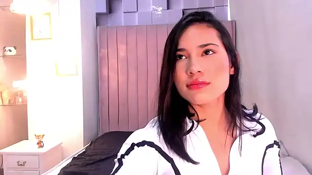 Snapshot of GeorginaFit chatting on November 22, 2025, 7:46 pm GeorginaFit online show from November 22, 2025, 7:46 pm