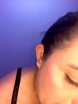 Anyhot latina online show from November 25, 2025, 11:16 pm