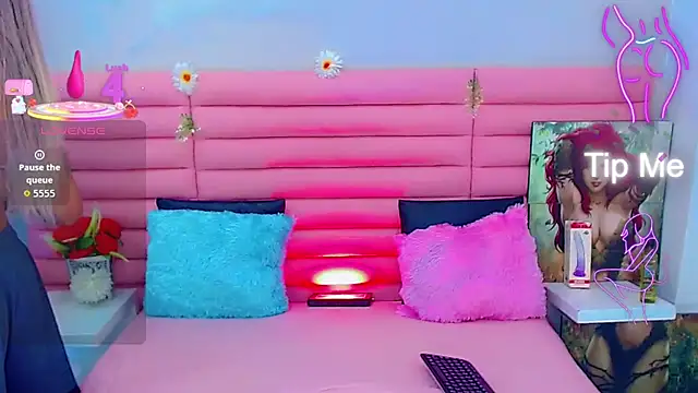 Snapshot of miss_dania75 chatting on November 14, 2025, 4:43 pm miss dania75 online show from November 14, 2025, 4:43 pm